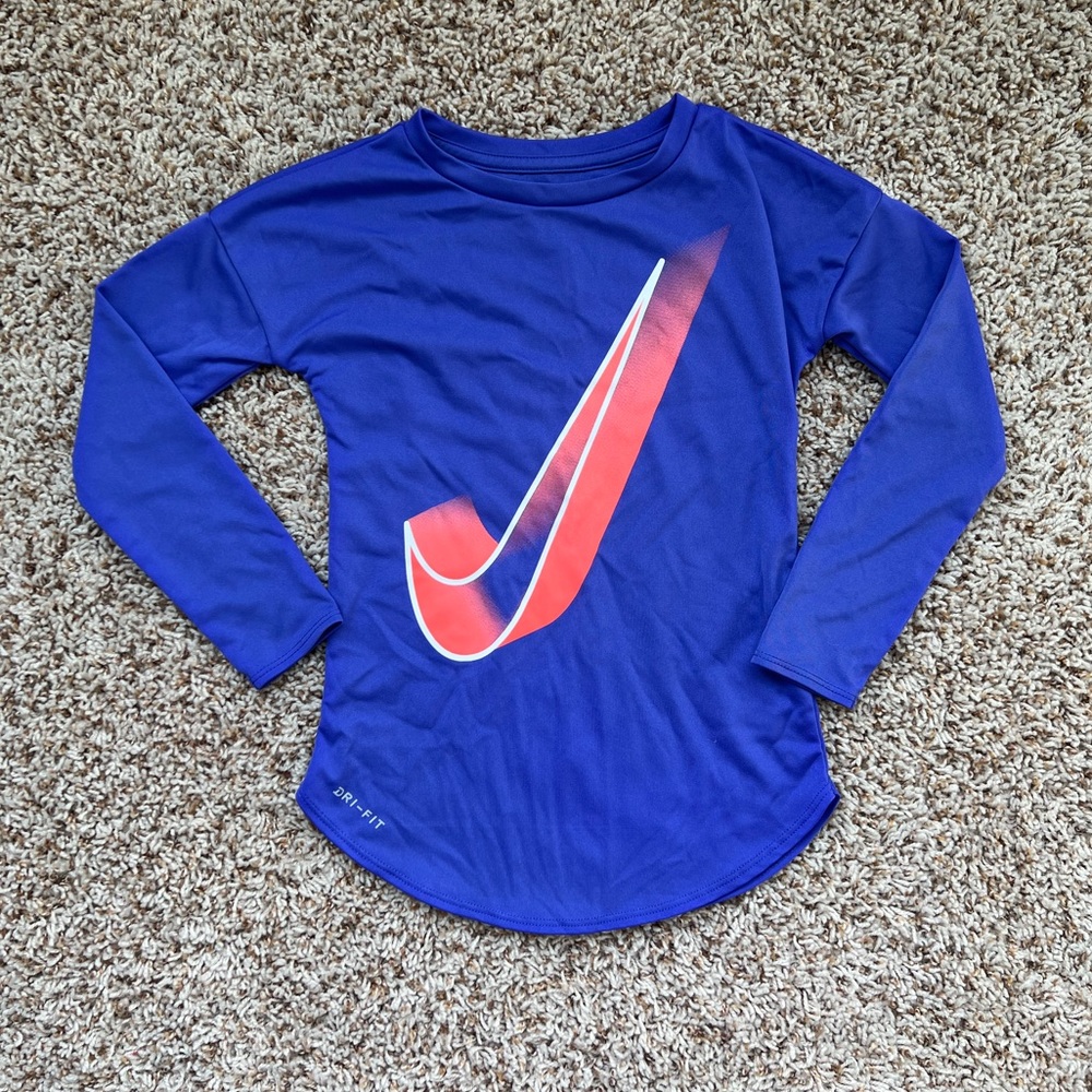 💕 Girls Nike Dri-Fit long sleeve size small Purple EUC